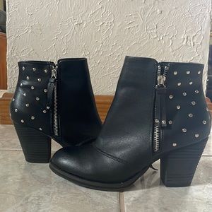 EUC Chelsea Crew booties